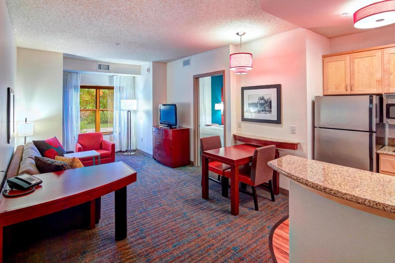 Residence Inn Minneapolis Плимут Экстерьер фото