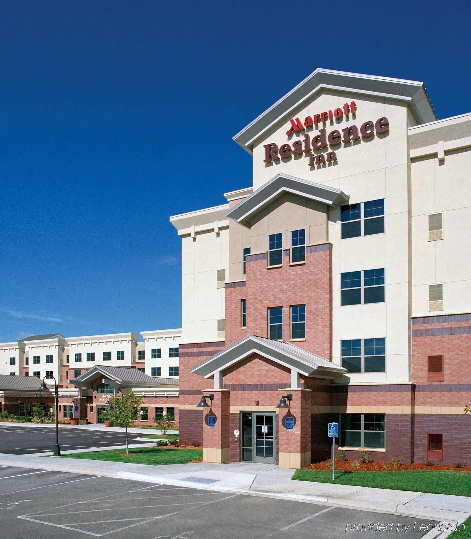 Residence Inn Minneapolis Плимут Экстерьер фото